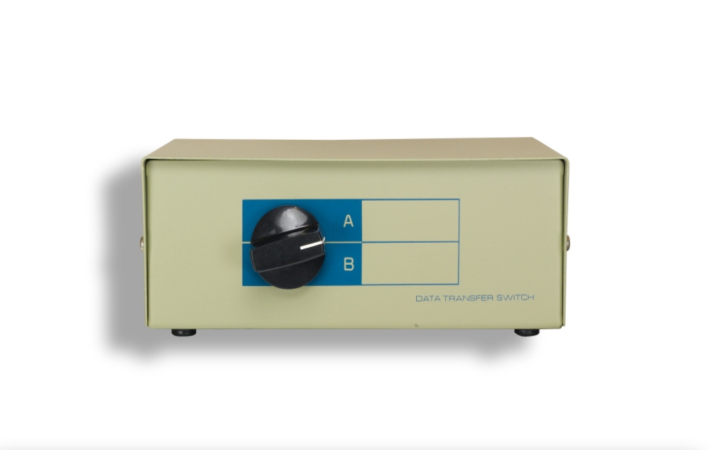 2-Way DB9 Manual Data Switch - Image 2